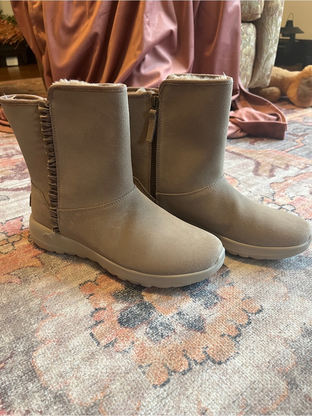 Skechers On-The-Go Joy Snowflake Faux Fur Boots Taupe Women’s 9.5 NWB